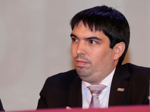 Adm. Matías Ruiz.