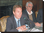 El legislador Diego César Santilli (Frente Compromiso para el Cambio) y el Sr. Osvaldo Bacigalupo Secretario Gremial del SUTERH