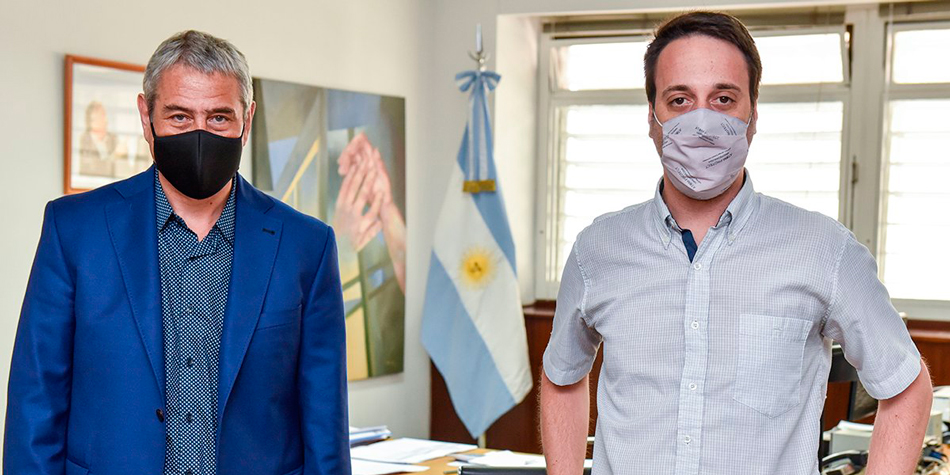 El ministro de Desarrollo Territorial y Hábitat, Jorge Ferraresi y el presidente de la Federación de Inquilinos Nacional, Gervasio Muñoz [Foto Twitter de Ferraresi].