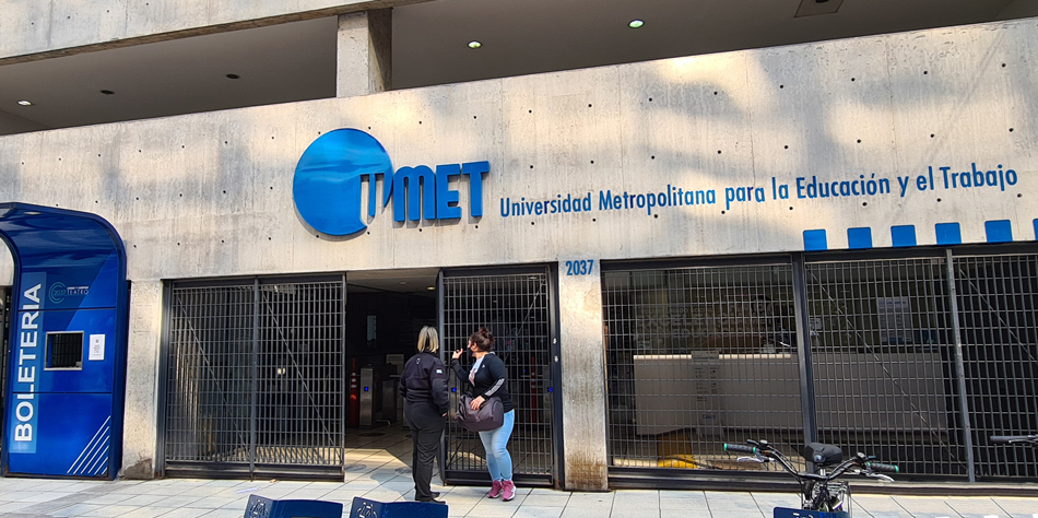 El homenaje se realiz en el auditrium de la UMET [Foto Pequeas Noticias]