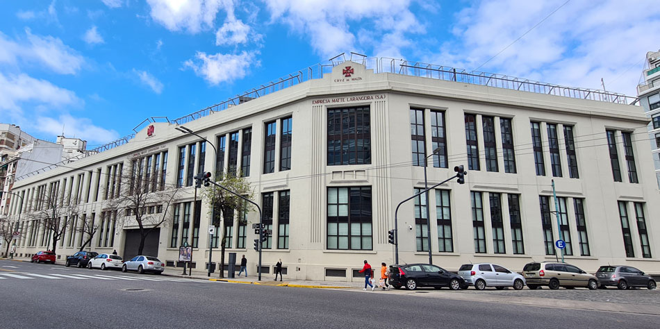Edificio Cruz de Malta, sede de Defensa y Protección del Consumidor porteño y el Registro Público de Administradores [Foto Pequeñas Noticias]