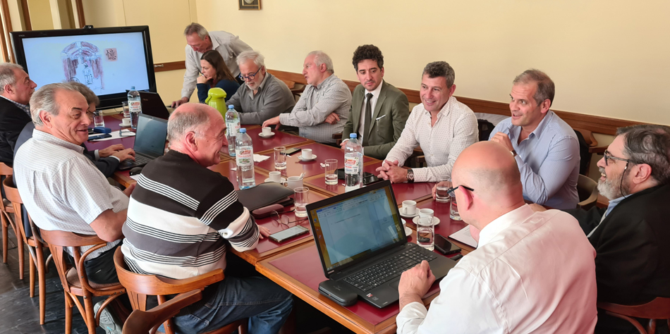 Los socios de FAPHRA durante la asamblea en la que se votaron nuevas autoridades [Foto Pequeas Noticias]