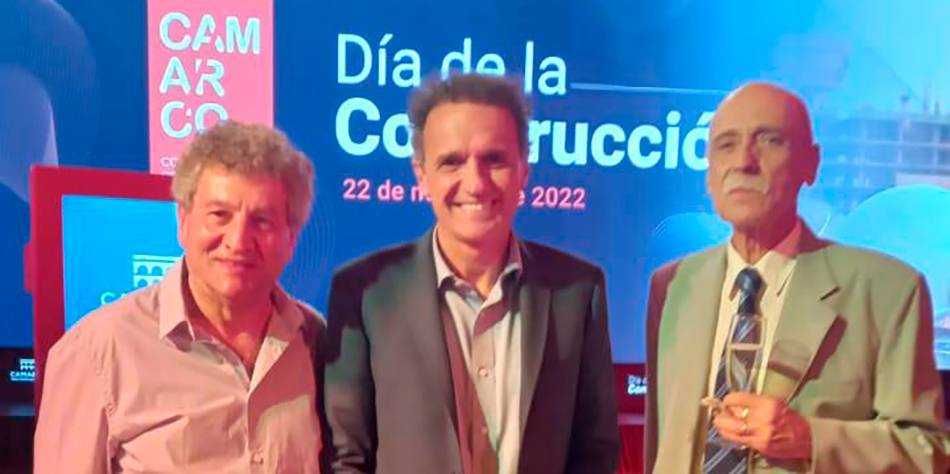 ción, Dr. Gabriel Katopodis, el presidente de CAIF, Luis Vommaro, y su vicepresidente, Alberto Calza. [Foto CAIF]