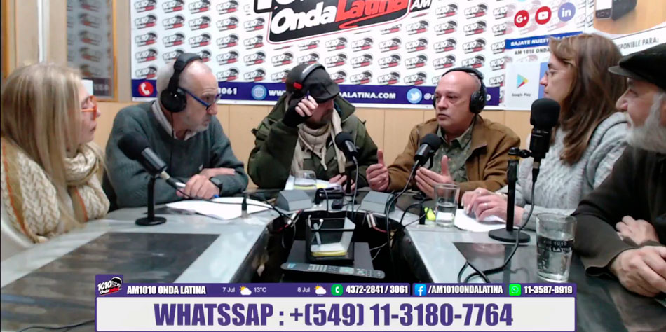 Andrea Bruno [izq.] y Bernardo Velasco [centro],  tesorera y presidente de la Unin Portea de Administradores (UPA), en Consorcios 360.  