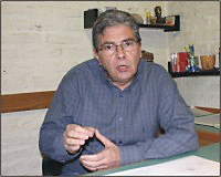 Sr. Emilio Daz socio gerente de la empresa Matafuegos DICAR
