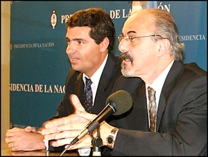 El ministro de Trabajo Empleo y Seguridad Social, Dr. Carlos Tomada, y el presidente de AIERH, Dr. Manuel Acosta y Lara