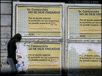 Un grupo de carteles en la calle Bernardo de Irigoyen (Av. 9 de Julio)