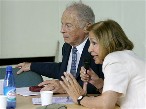 El Dr. Marcos Bergenfeld (APIPH), presidente de la FAC  y la vicepresidente, Sra Alicia Gimnez (UCRA).