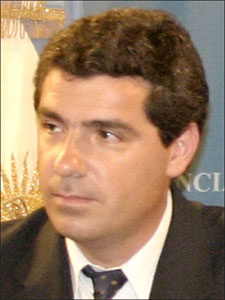 Dr. Juan Manuel Acosta y Lara en momentos de anunciar el CCT firmado el 6/5/2006 en la Casa Rosada.