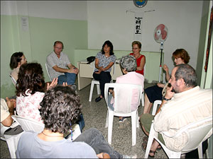 Las Sras. Azucena Navarro y Norma Teuner coordinando su nuevo Taller de Consorcistas que funciona en Almagro.