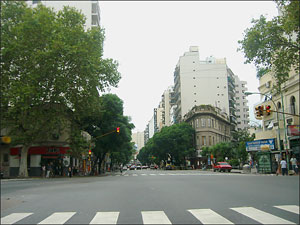 En la Ciudad Autnoma de Buenos Aires los sectores de bajos recursos sufren, en estos momentos, un dficit habitacional importante.