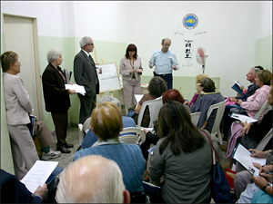 El Sr. Guillermo Agresta, la Dra. Diana Sevitz y el Sr. Gustavo Cresta en el "Taller para Consorcistas".