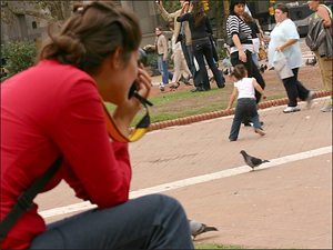 Una fotografa aficionada a la "caza" de lugares y  momentos en Plaza de Mayo.