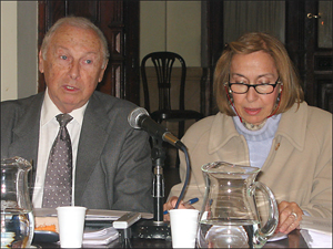 El Dr. Marcos Bergenfeld y la Sra. Alicia Gimnez, presidente y vicepresidente respectivamente de la FAC.
