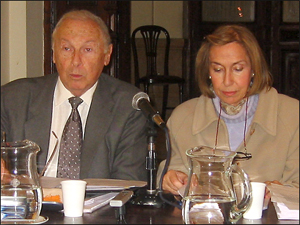 El Dr. Marcos Bergenfeld y la Sra. Alicia Gimnez.