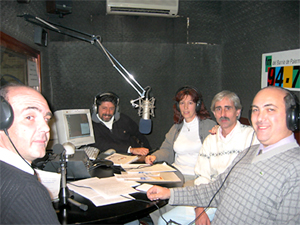 UMIPH en "Hablemos de Consorcios" en el 2004. De der. a izq.: Norberto Willinsky, Jorge Ferrera, Diana Sevitz, Claudio Garca y el Sr. Sebastin Rocha (locucin).