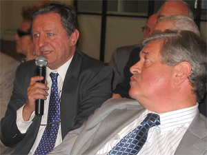 Lic. Horacio Bielli (CAPHyAI) y Adm. Jorge Hernández (FRA).