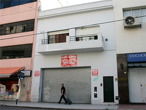 La nueva sede de ADEPROH en la calle Solís 173 de esta ciudad.