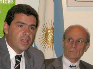 Juan Manuel Acosta y Lara (AIERH) y Flix Cacciatori (UADI).
