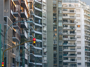 "El barrio est perdiendo su identidad de casas bajas frente a la indiscriminada construccin de torres".