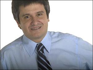 Dr. Matn Borrelli: "solo podran colegiarse profesionales universitarios a partir del grado de licenciados de la profesin que corresponda a cada facultad".