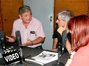 El Adm. Jorge Hernandez, presidente de FRA, con parte de la producción de "Hablemos de Consorcios".