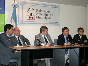 De izq. a der.: Juan Manuel Acosta y Lara (AIERH), Felix Cacciatore (UADI), Jorge Hernndez (FRA), Horacio Bielli (CAPHyAI) y Adrin Hilarza (AIPH).