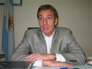 Diego Santilli con Pequeñas Noticias en el 2004.