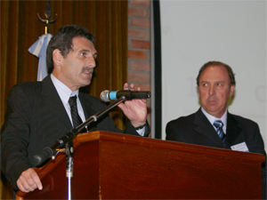 Ruben García, presidente de FACARA y el Lic. Claudio Avruj, director general de relaciones institucionales del GCABA.