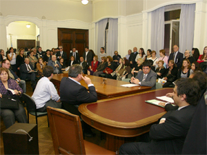 En un ambiente de gran tensin Abrevaya escuch argumentos a favor y en contra de su proyecto.