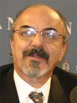 Dr. Carlos Tomada, ministro de  Trabajo, Empleo y Seguridad Social.