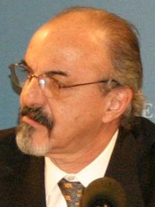 Dr. Carlos Tomada.