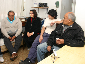 De izq. a der.: El Dr. Oscar Espinosa, Luisa Zapata, Emilio Jara y Luis Miguel Tassara.