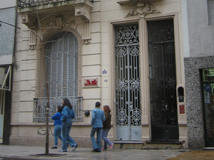 Sede del AIERH en la calle Moreno 1881 de la CABA.