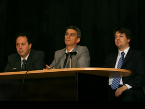 De izq. a Der.: Dres. Mauro Rossi, Jorge Martn Irigoyen y Alexander Rodrguez.