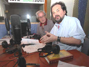 El Dr. Jorge Resqui Pizarro en el programa de radio Derecho de Piso (AM 1010 Onda Latina).