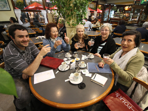 Teresa Villanueva festeja en Los Olmos el Da del Consorcista.