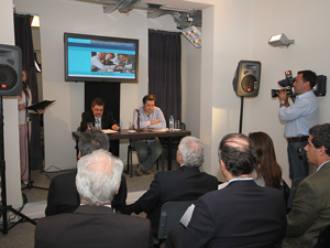 Daniel Tocco y Vctor Santa Mara durante la inauguracin de SECLITO. Tomada ausente con aviso.