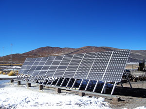 Paneles solares en el puesto de Gendarmera del Paso de San Francisco (Catamarca).