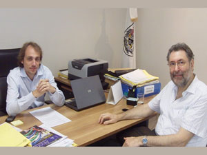 El Dr. Juan Manuel Gallo y el Dr. Osvaldo Loisi en la sede de Defensa del Consumidor de la CABA.