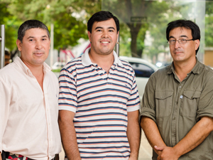 De Izq. a Der.: Eugenio Alvarez, secretario adjunto; Raul Romero, secretario general y Osvaldo Corrales, secretario gremial.