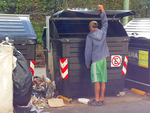 Los contenedores actuales -en la mayor parte de los casos- ya estn destrudos. Los nuevos sern de metal.