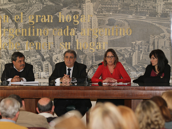 De Izq. a Der.: Adm. Daniel Tocco, Crio. Mayor (R) Edgardo Aoun, Dra. Paula Scauzillo y Dra. Alejandra Thierbach.