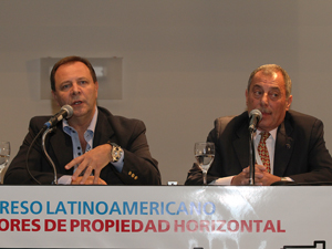 De Izq. a Der.: Dr. Oscar Zago y Adm. Miguel Angel Summa.