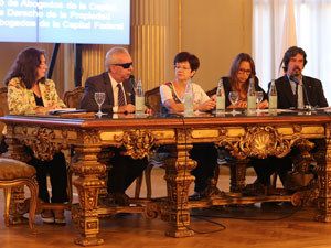 Los disertantes fueron el Dr. Eduardo Awad, la Dra. Nelly Daz y Paula Scauzillo. 