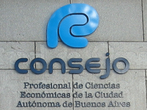 "Nuestra Institución rechaza que la administración de edificios de propiedad horizontal sea ejercida por personas sin título universitario en Ciencias Económicas".
